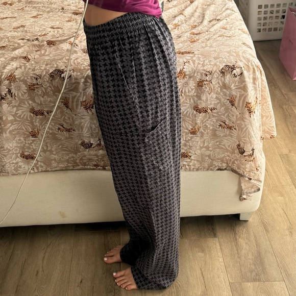 Patterned Draw String Pants - Picture 2 of 3